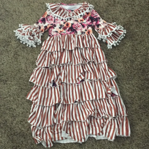 🌿CLEARANCE! 1 left! Sz 4 Pompom Ruffle Dress - Picture 3 of 3